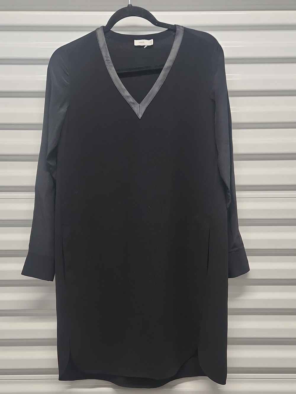 Vince Black Leather V-Neck  Trim Long Sleeve Shift Dress Sheath w/ Pockets  Sz 0